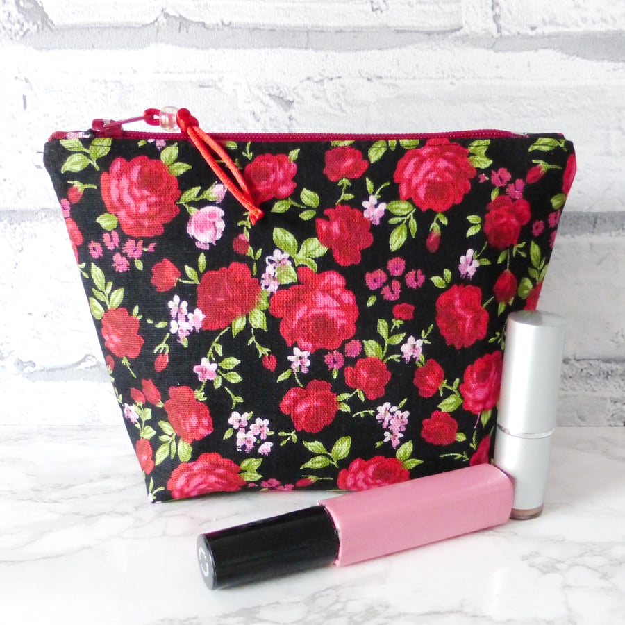 SALE: Red roses make up bag, zipped pouch, cosmetic bag, medium size.