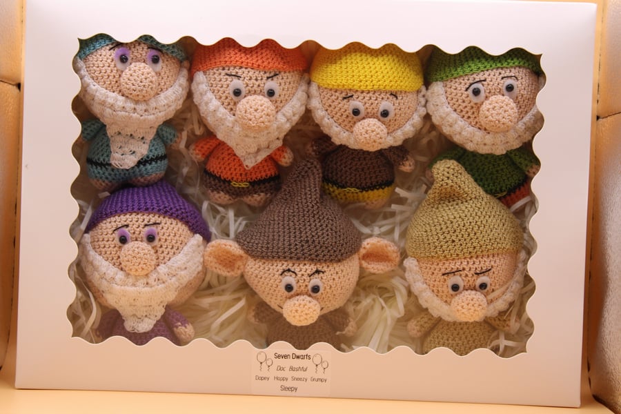 Crochet seven dwarfs 