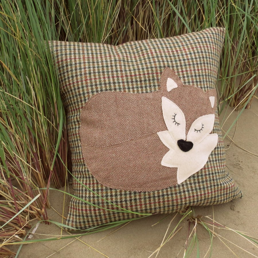 Fox cushion.  A fox on tactile wool.  A large cushion complete with feather pad.