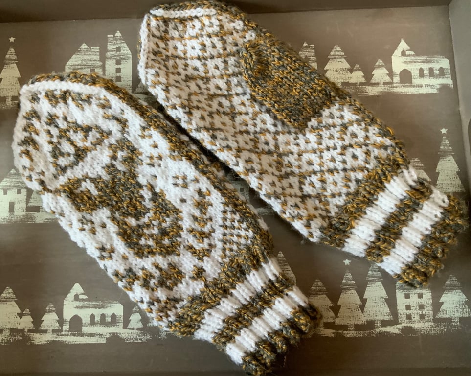 Hand Knitted Winter Unisex Stag Head Mittens 