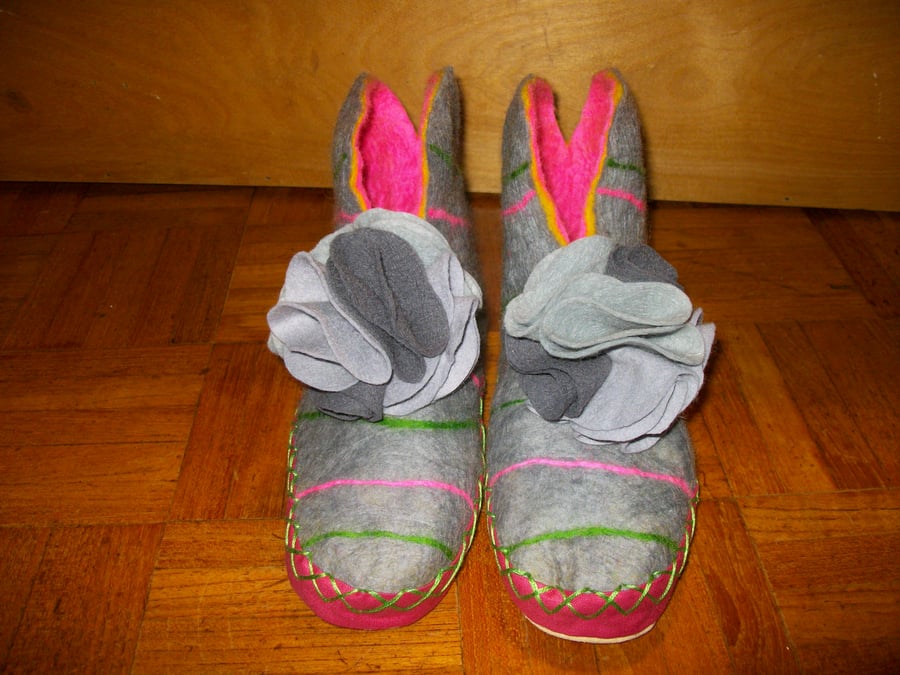 SALE ! Handmade Merino Felt Slippers Size 4