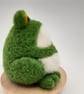 Needle felted green frog ornament - Image 4