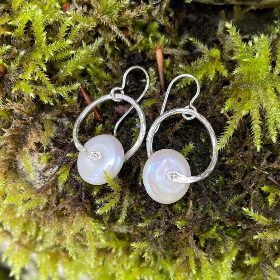 Sterling silver and pearl dangle earrings 