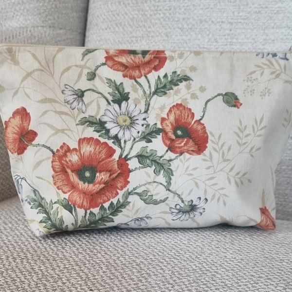The Louisa Pouch - Wild Poppies 
