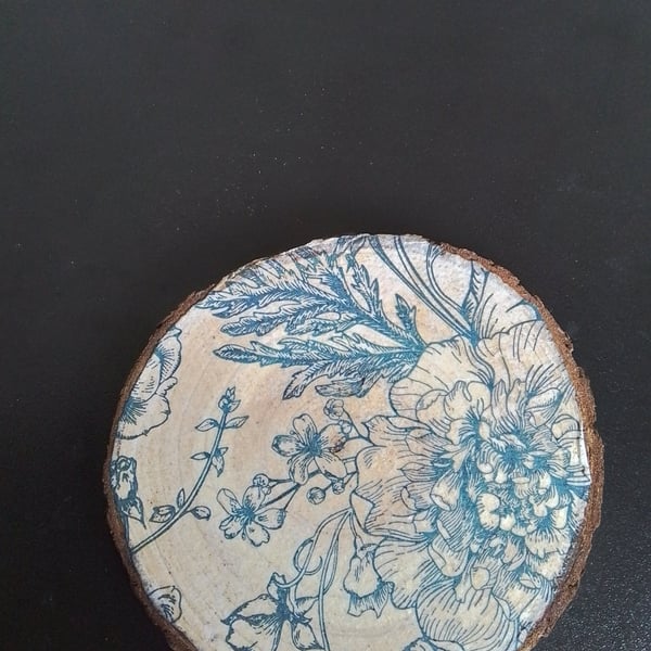 Woodslice decoupage coaster 