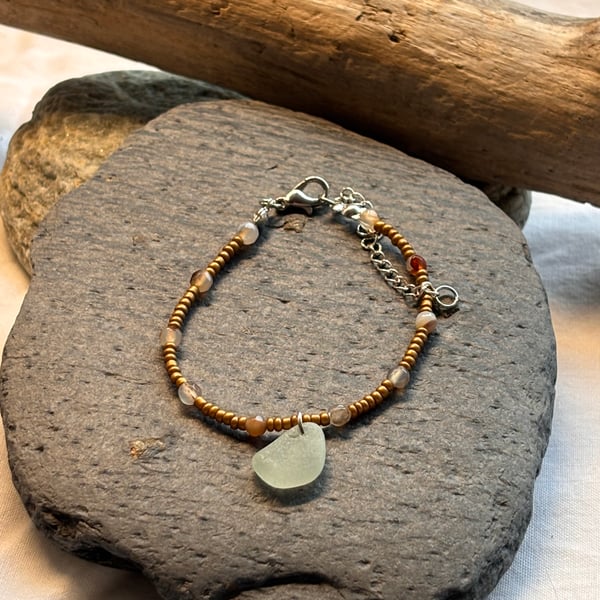 Bracelet - Seaglass, seed beads and agate