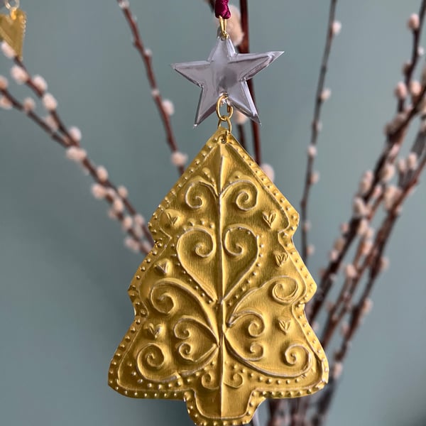 Christmas Hand Drawn Tin Gold Christmas Tree Hanging Decoration with Silver Star