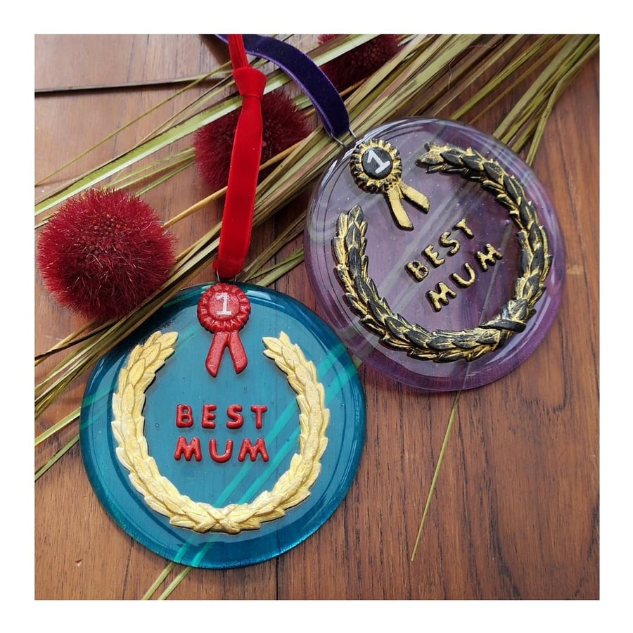 Handmade Fused Glass Best Mum Round Hanging Picture Decoration - Suncatcher