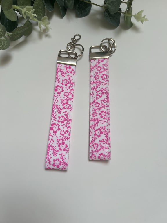 Key Fob Wristlet Set  in Pink & White Floral Fabric, Bag Strap