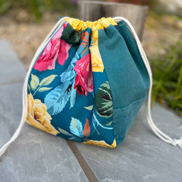 Dumpling drawstring bag - Sanderson Chelsea and teal twill