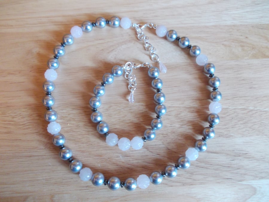 Dove grey shell pearl and carved rose quartz necklace and bracelet set