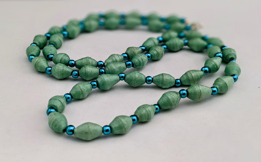 Long turquoise and green shell necklace - 1002327