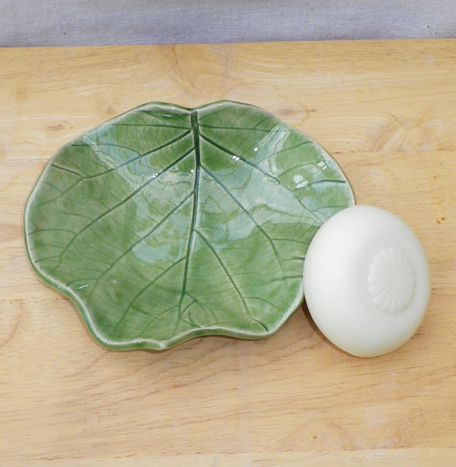 Soapdish trinket bowl textured stoneware kiwi leaf ceramic pottery