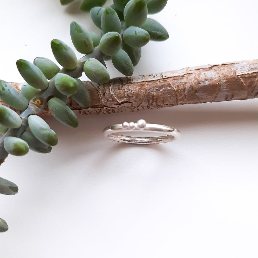 Fine Silver Ring With 3 Silver Balls