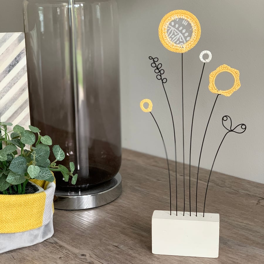 Letterbox Wire Crochet Flowers - Sunshine in white block