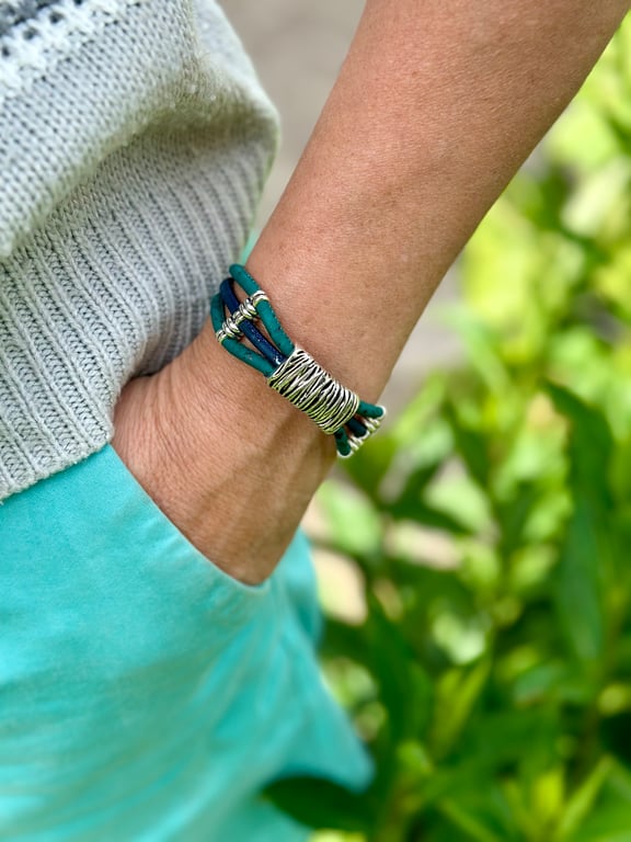 Natural Cork 'Leather' Lines Bracelet - Navy Lake