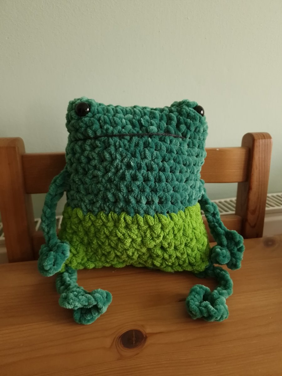 Medium sized toad with trousers