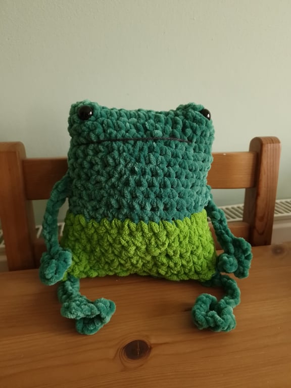Medium sized toad with trousers