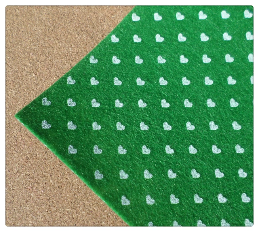 1 x Printed Felt Square - 12" x 12" - Hearts - Green