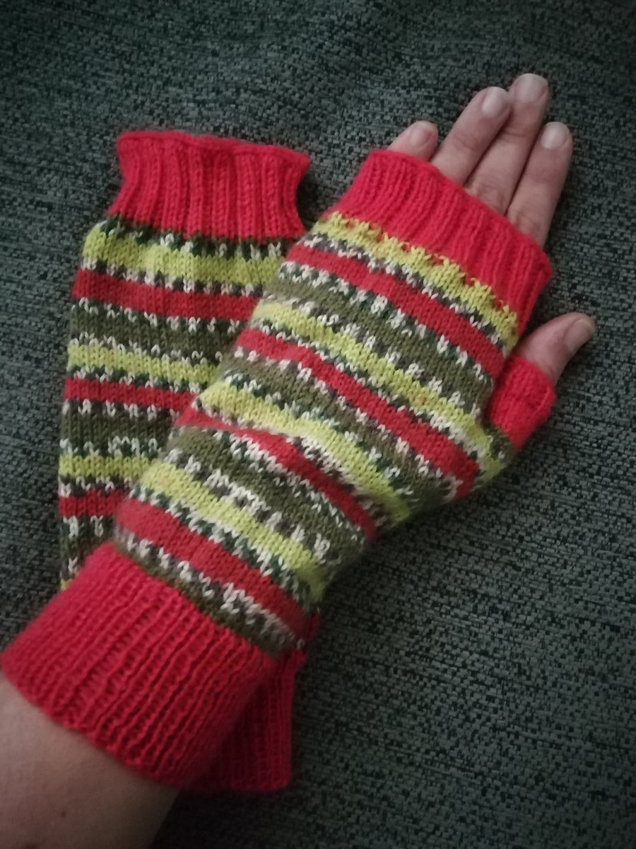 Fingerless Gloves - Hand Knitted - Woodpecker 