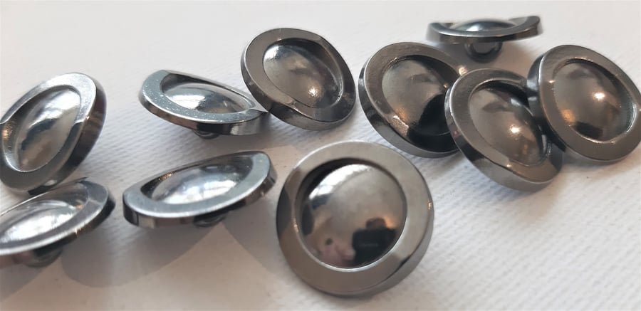 10 dark silver gunmetal grey metal 18mm diameter buttons