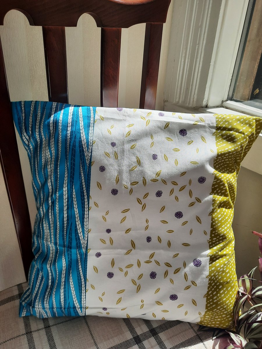 Decorative throw cushion cover