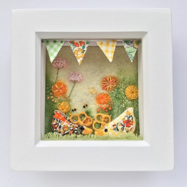 Shadow box frame Square  'Geraldine and Alice'