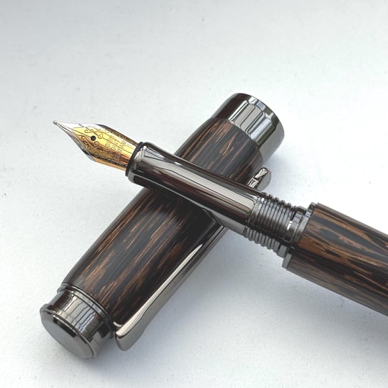 Premium Quality Fountain Pen - Hand Turned in Black Palm Wood, Gunmetal Fittings