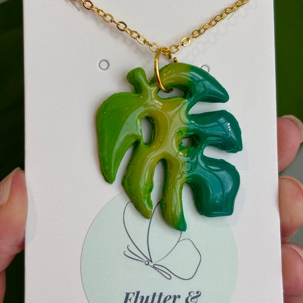 Verdant Whisper – Monstera Leaf Necklace