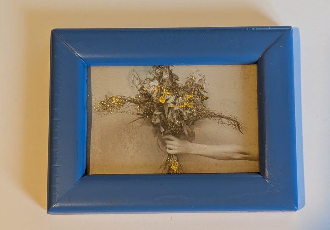Small Blue Frame with Floral Bouquet and Glitter Detail