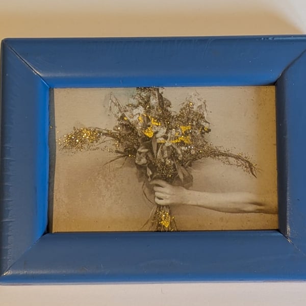 Small Blue Frame with Floral Bouquet and Glitter Detail
