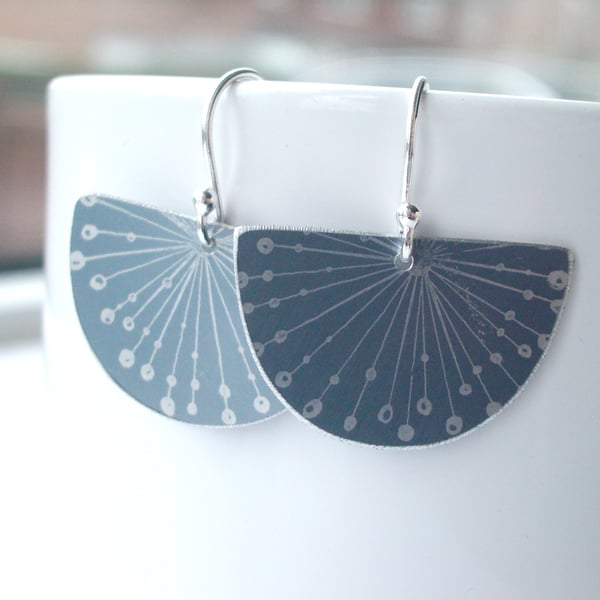 Fan earrings with seed head print in grey and silver