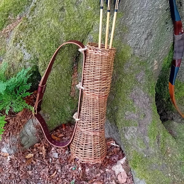 Wicker arrow quiver