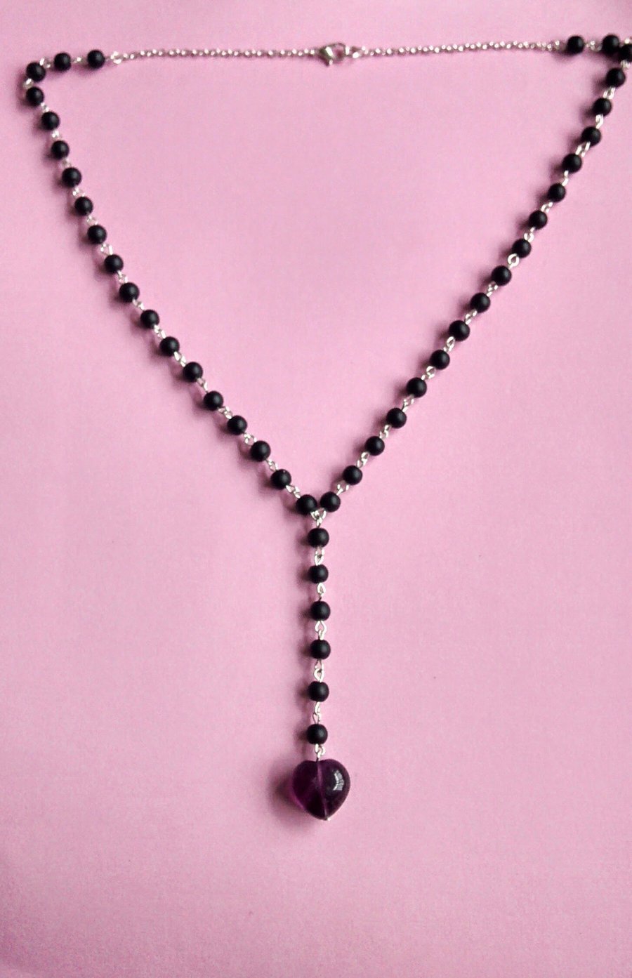 Black Beaded Y-shaped Rosary Style Necklace with Amethyst Heart