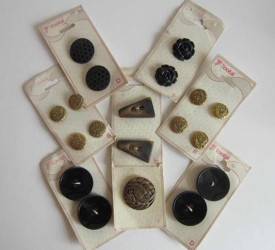Selection of 8 Cards of Vintage Tootal Buttons