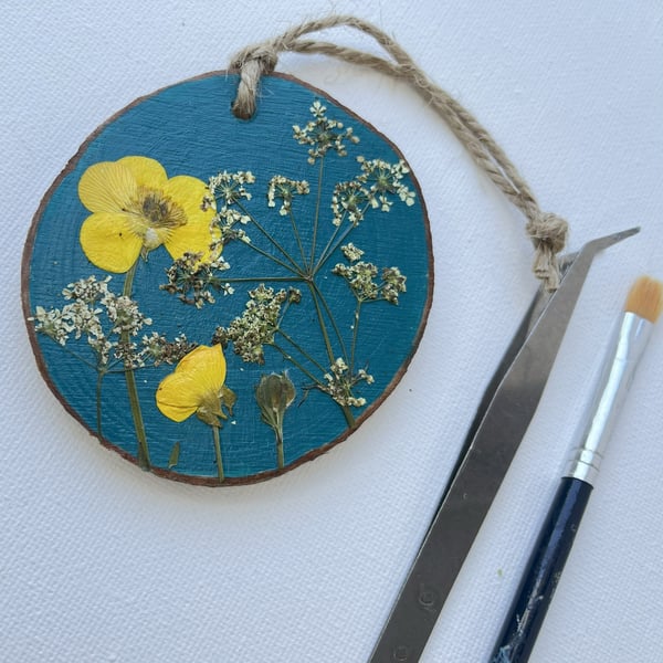 Real Pressed Wildflowers, Hand Painted Wood Slice Hanging Decoration