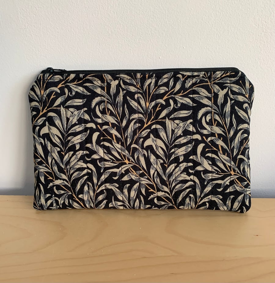 William Morris Willow Bough Print Quilted Fabric Organiser Pouch