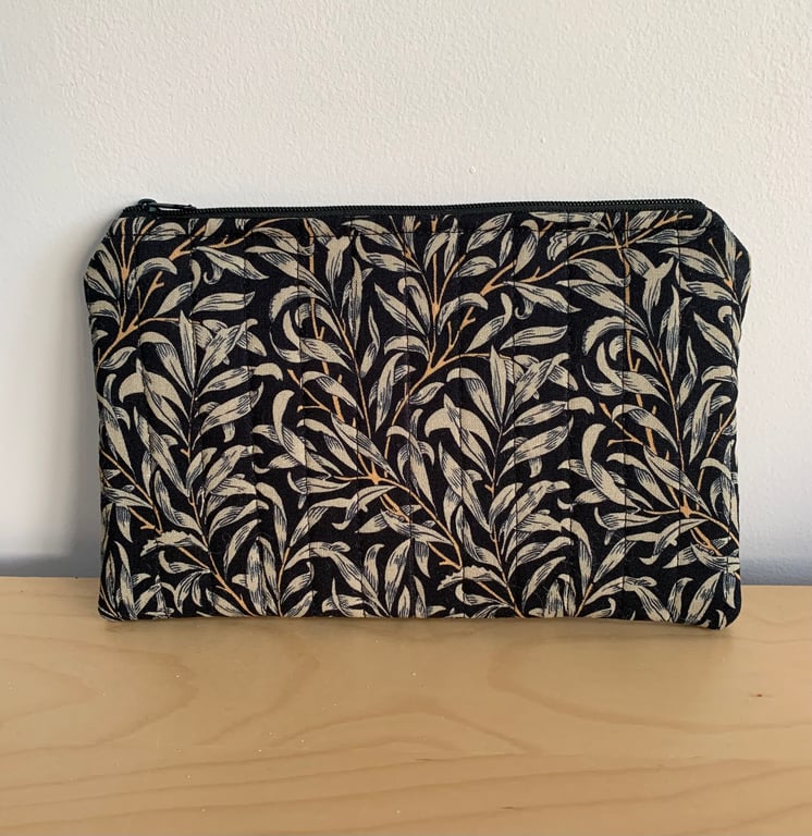 William Morris Willow Bough Print Quilted Fabric Organiser Pouch