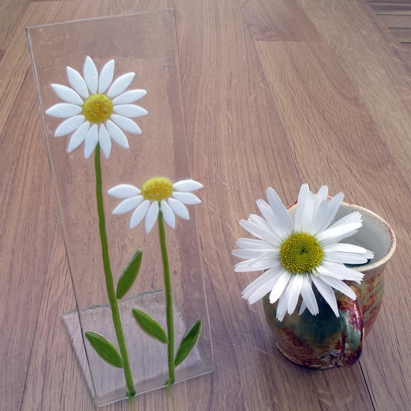 Fused glass Daisy stand