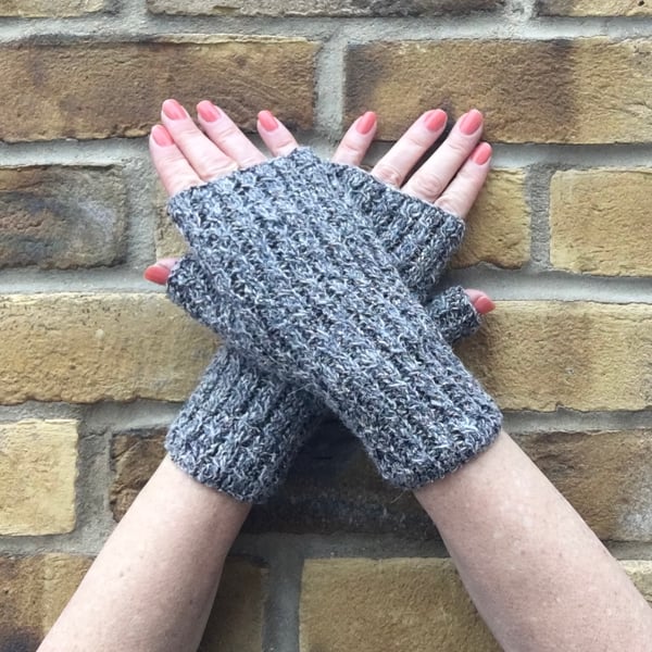 Fingerless gloves- Charcoal grey hand warmers- Cable stitch fingerless mittens 