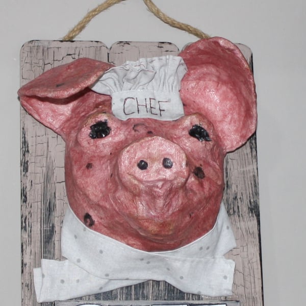  PAPER MACHE PIG CHEF ON BOARD, HANDMADE & PAINTED PRIMITVIE DISPLAY PIECE, 