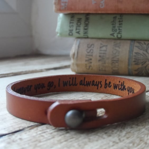 Secret Message bracelet with Personalised Hidden Message - Gifts Boxed