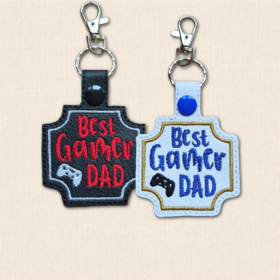 Best Gamer Dad Keyring - Embroidered Faux Leather Gaming Gift