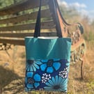 Retro towelling beach tote with waterproof lining