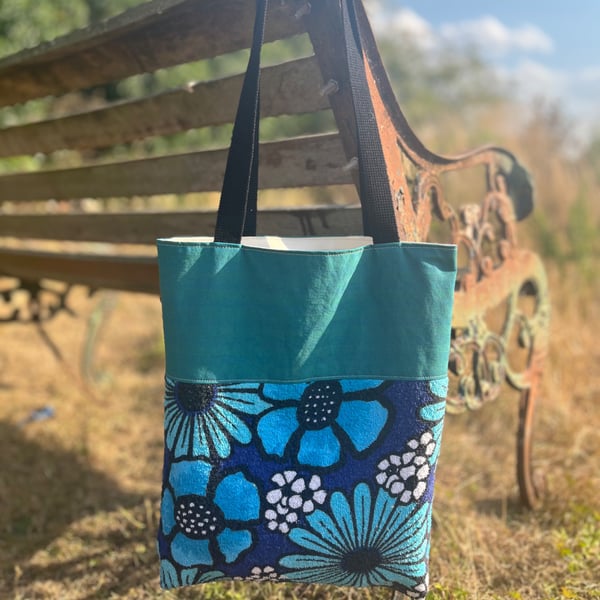 Retro towelling beach tote with waterproof lining
