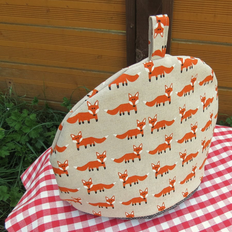 Foxes.  A large tea cosy, made to fit a 4 - 5 cup teapot.  Fox tea cosy.