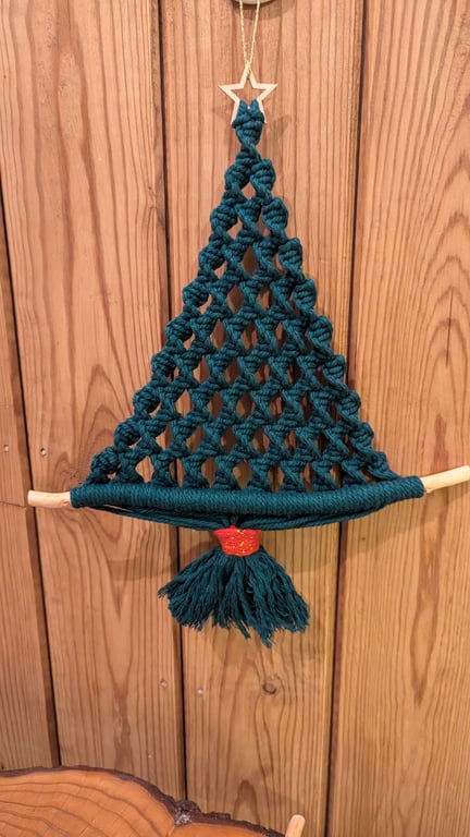 Macrame Christmas tree - wall decoration (dark green)