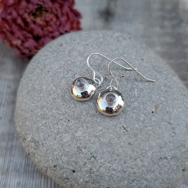 Sterling Silver Pebble Earrings with Labradorite Stones - JBJ6014