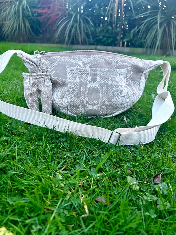 Snakeprint cross body bag - upcycled - sustainable fashion