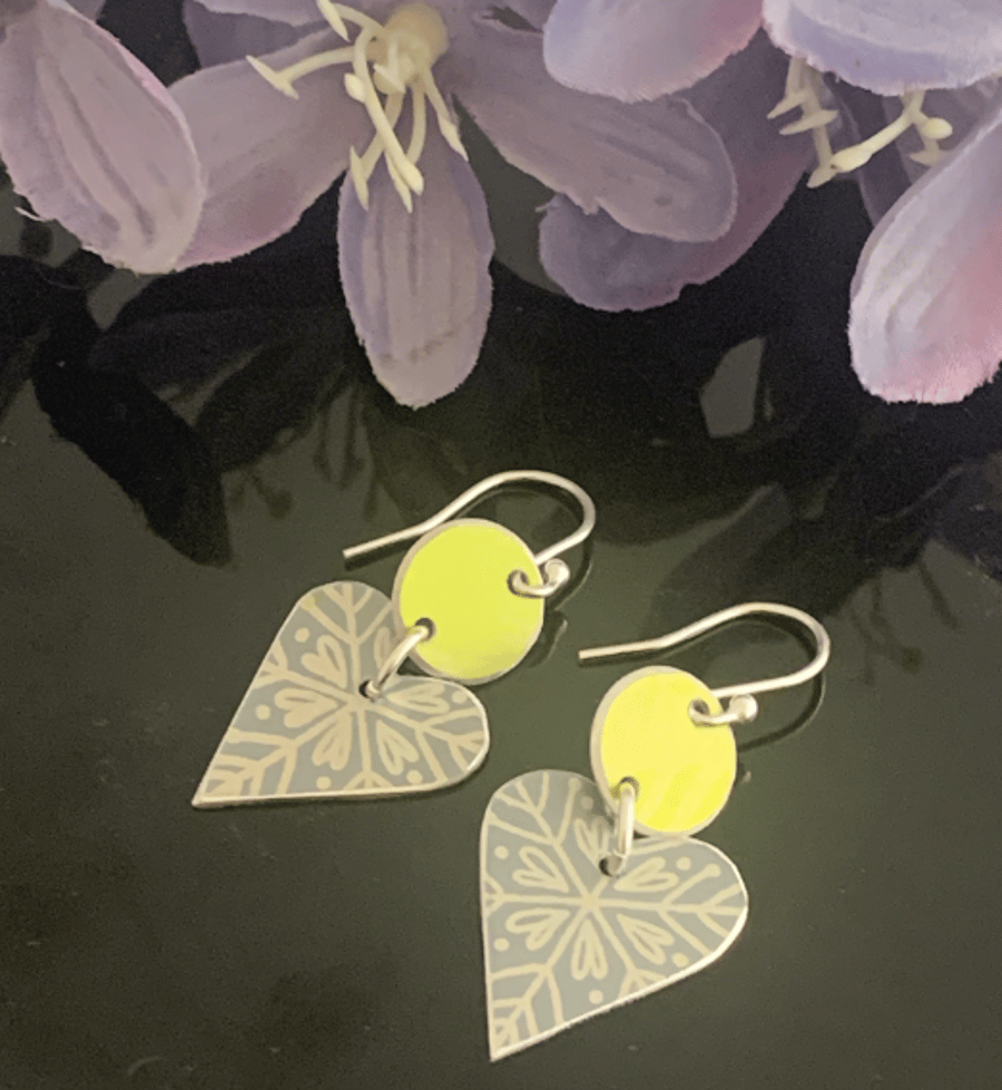 Printed Aluminium and sterling silver heart earrings - Lime and grey